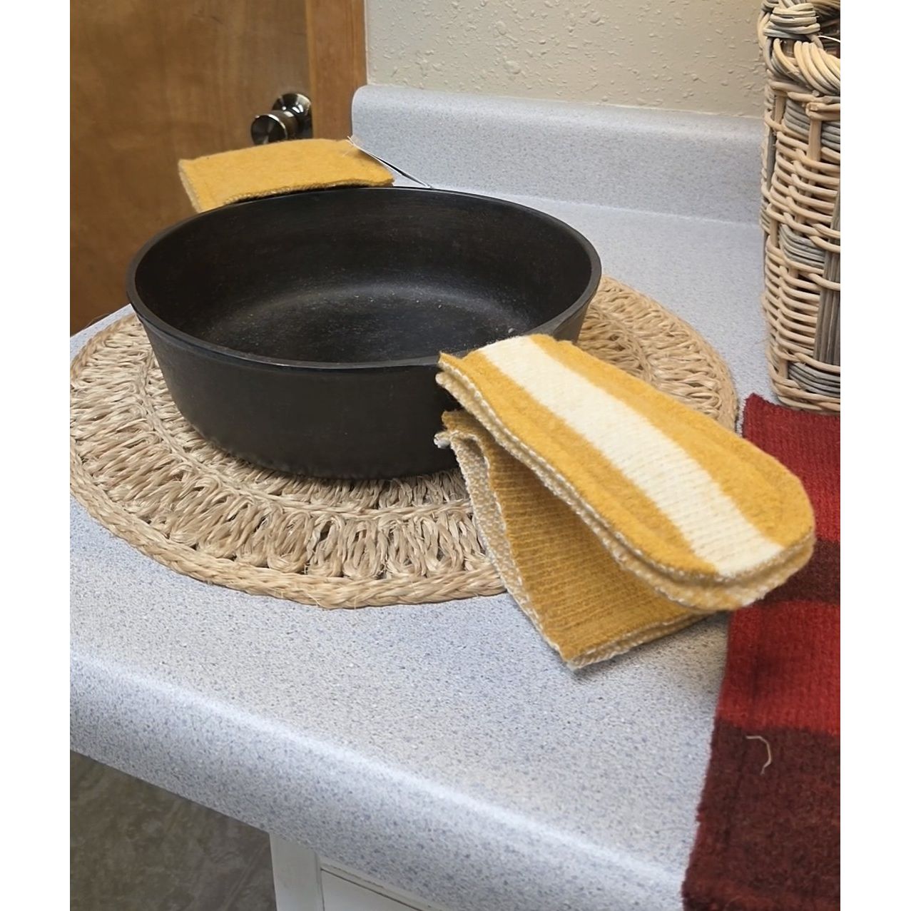 Cast Iron Pot Holder Set
